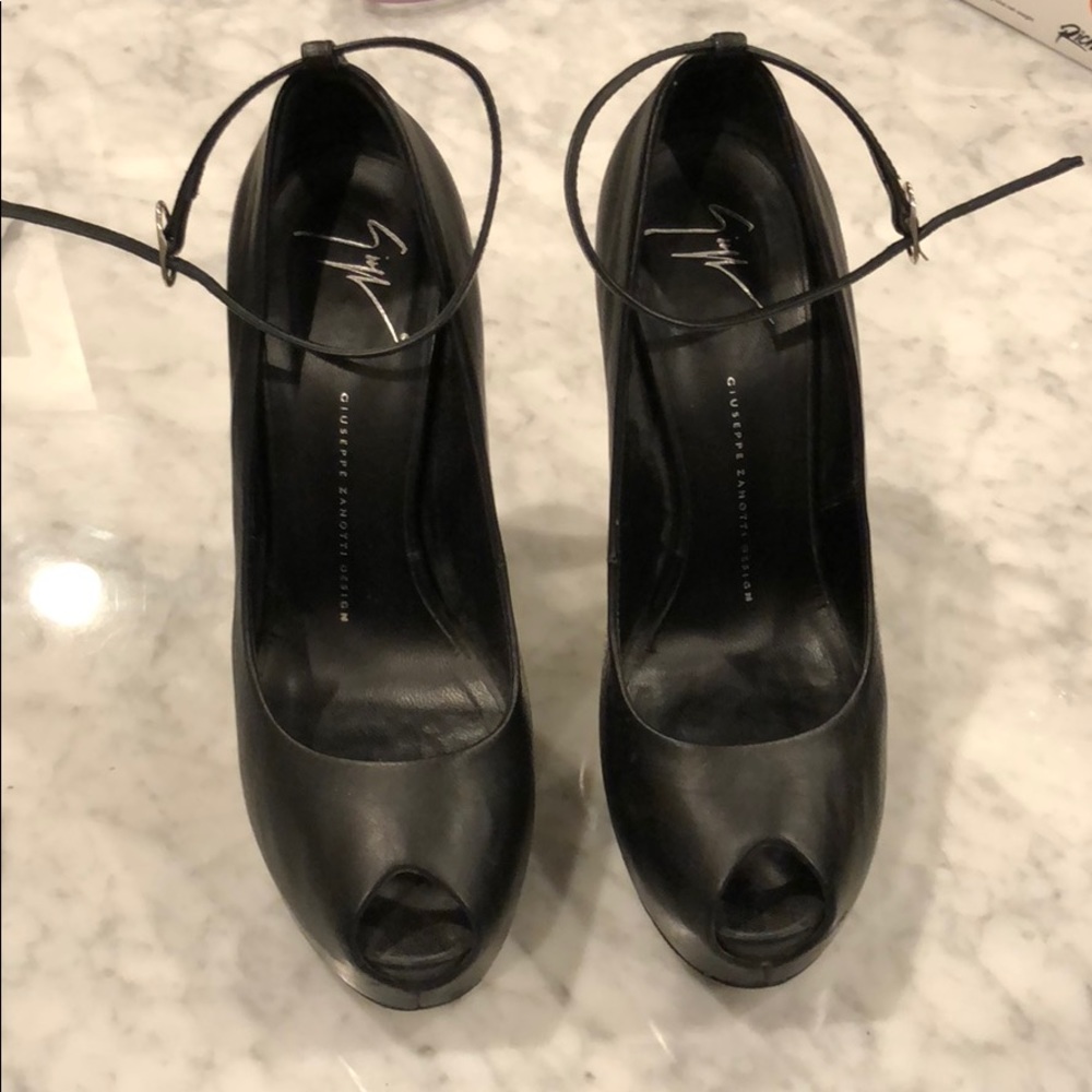 Guisseppe peep toe heels